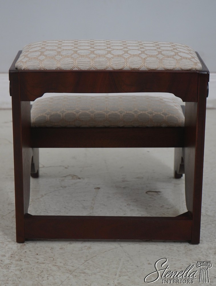 69512: Chippendale Style Mahogany Bedsteps