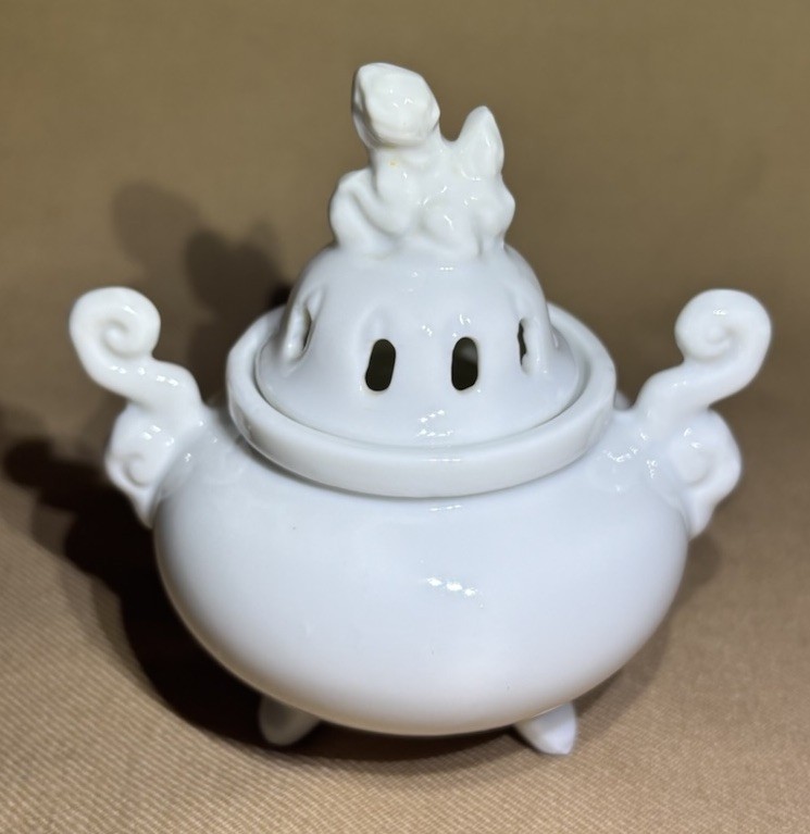 Small White Porcelain Incense Burner Three Footed Japan?