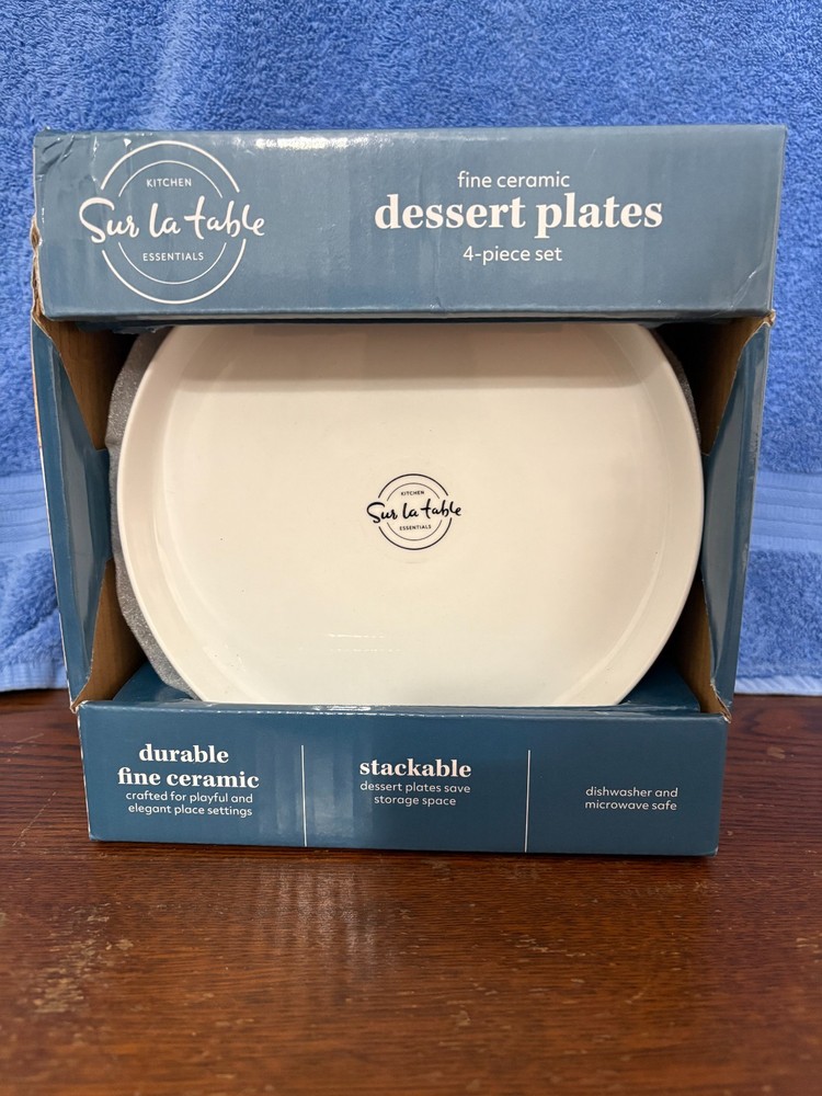 NIB Sur La Table Fine Ceramic Dessert Plates 4-pack