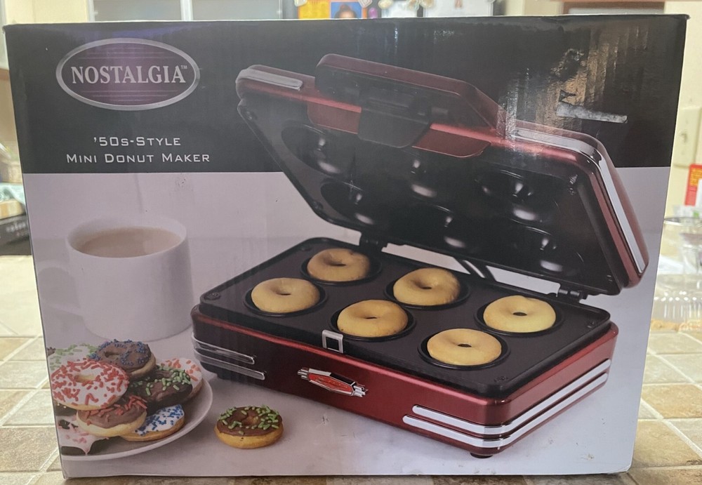 NOSTALGIA '50s-STYLE MINI DONUT MAKER