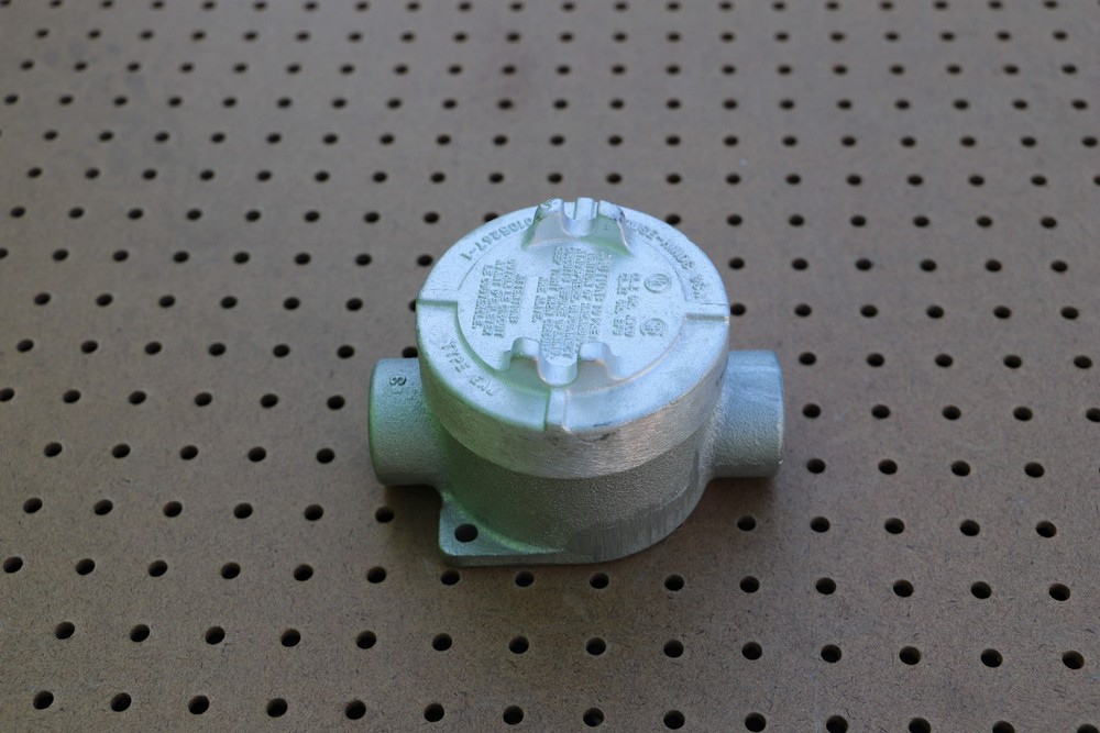 CROUSE HINDS  EAJC36 1" with ground screw