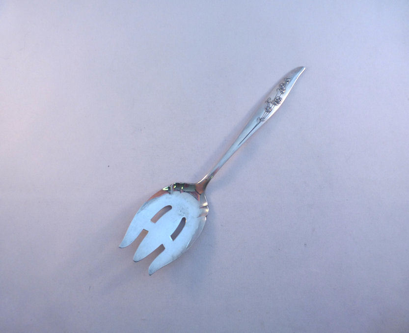 YOUNG LOVE- ONEIDA STERLING COLD MEAT SERVING FORK