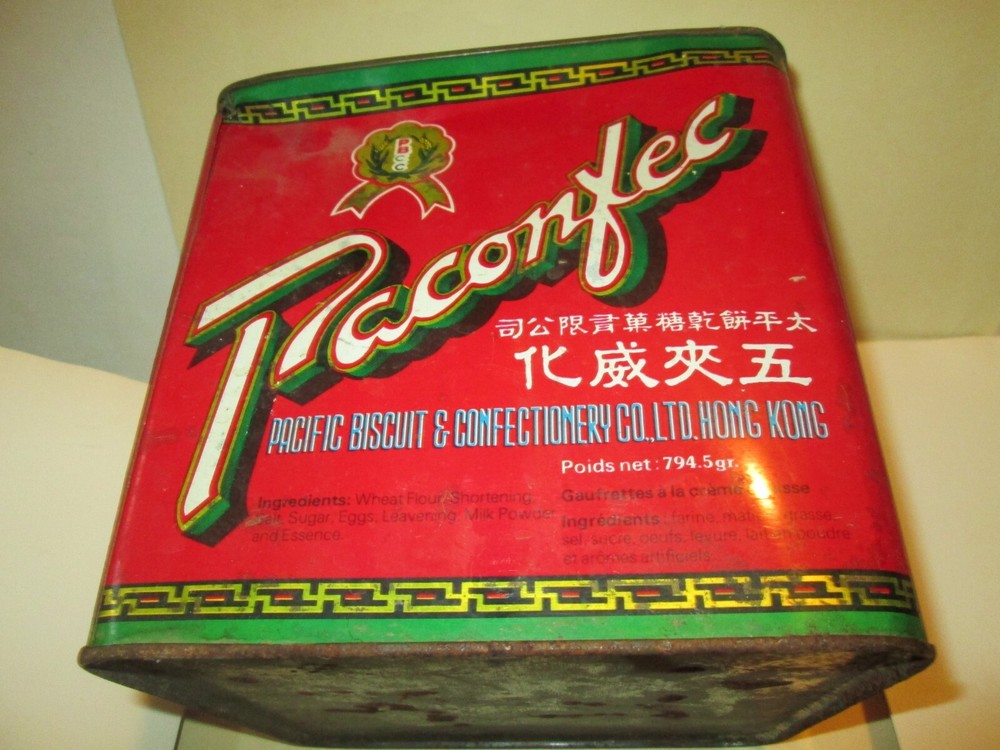 PACONFEC HIGH CLASS BISCUITS CREAM WAFERS BISCUIT TIN - Measures 7" Square