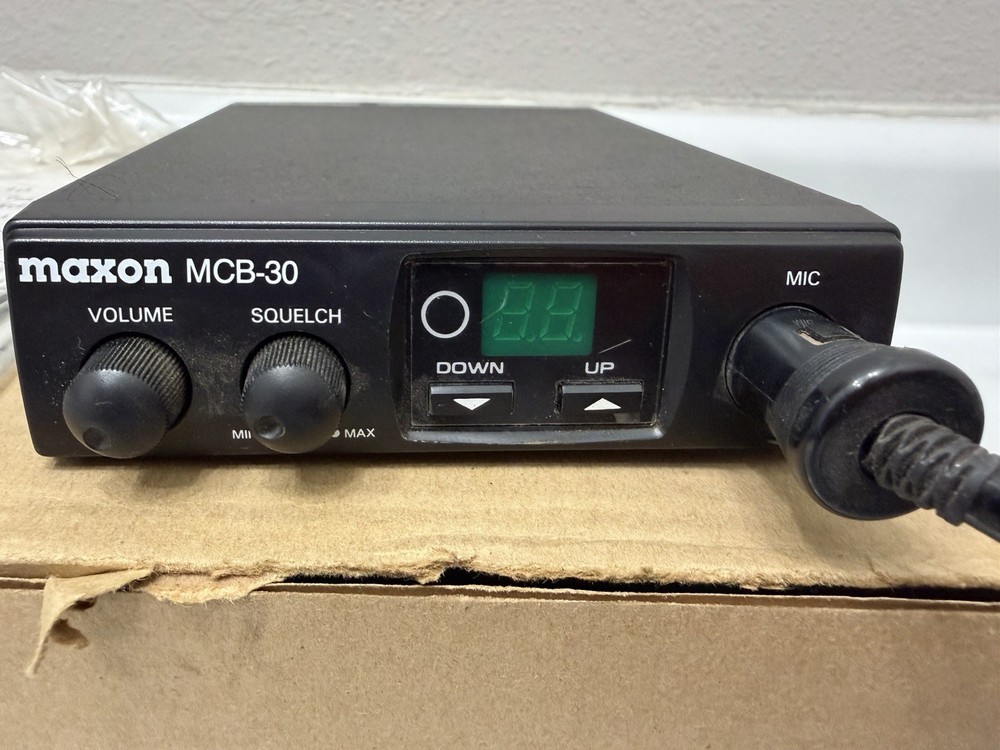 Maxon Compact 40 Channel Mobile CB Radio MCB-30 In Box Untested