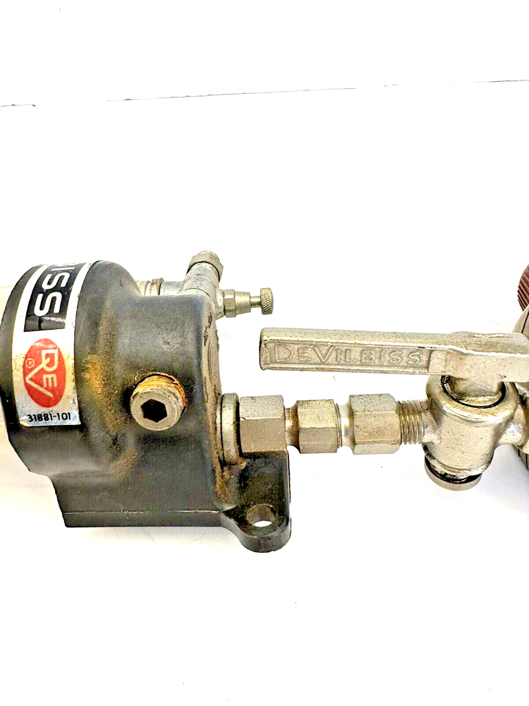 DeVILBISS Air regulator and water separator and hose
