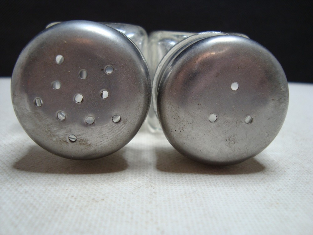 Two Glass Salt and Pepper Shaker Set.