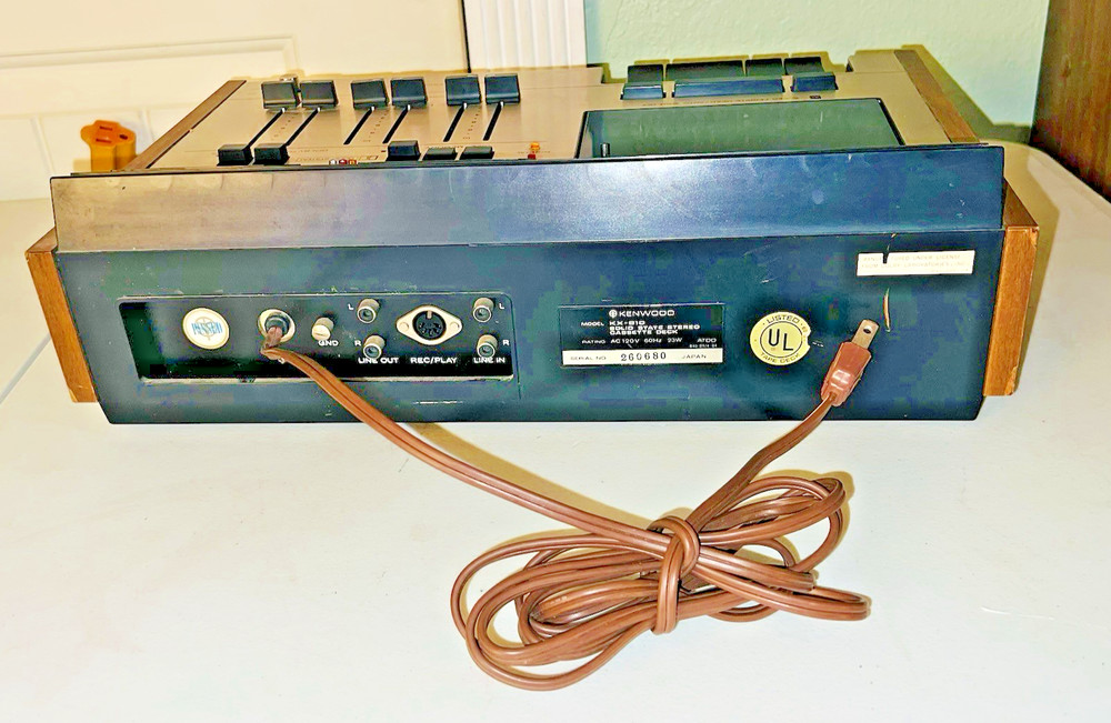 Kenwood KX-910 Stereo Cassette Deck - Powers On