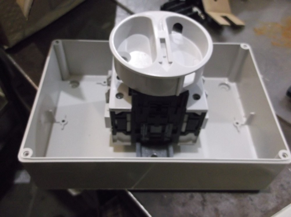 NIB BACO 222128 0174461 DISCONNECT SWITCH (VV1)