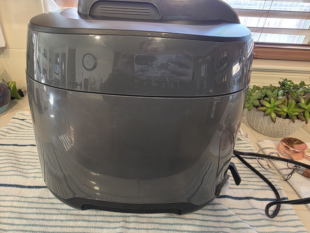 Pampered Chef Deluxe Multi-Cooker 16 Settings Electric Cleaned Working