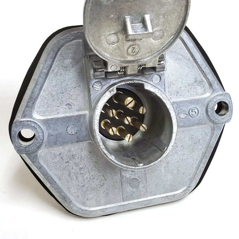 Phillips 15-763 7-Way 30 AMP Circuit Breakers Socket Split Pin Extended Barrel