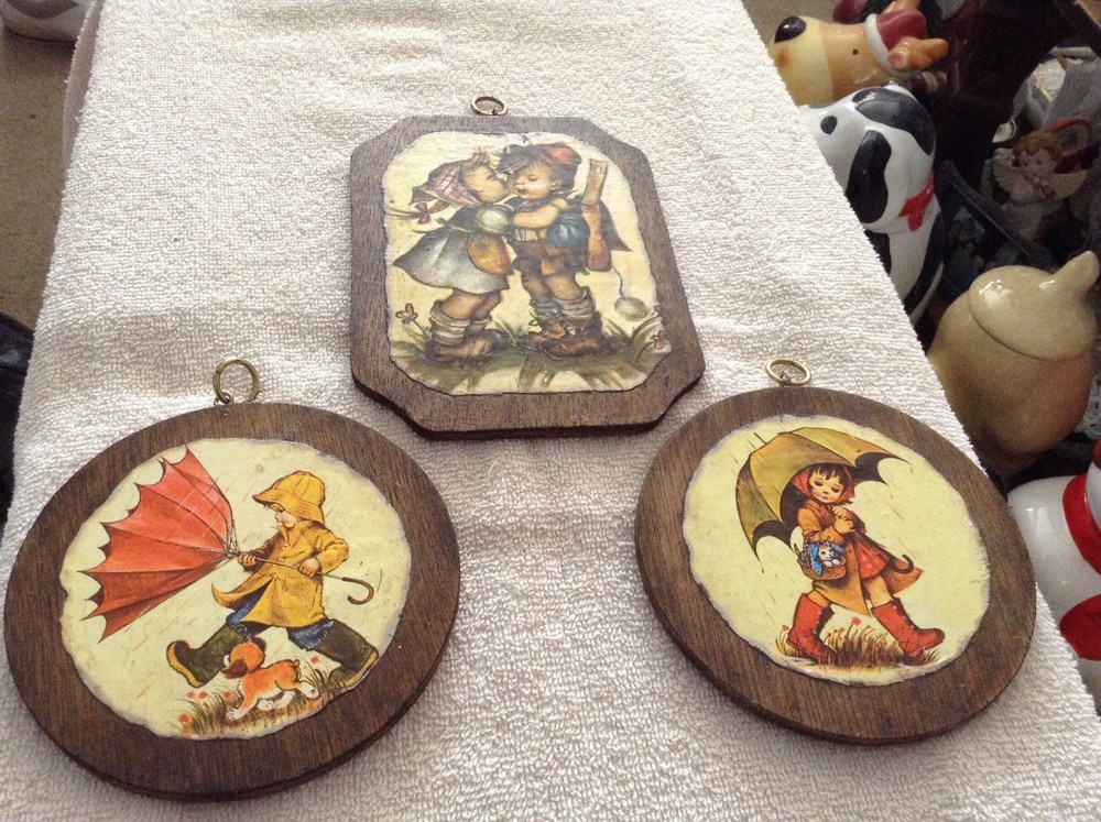 Set of three wall hangings