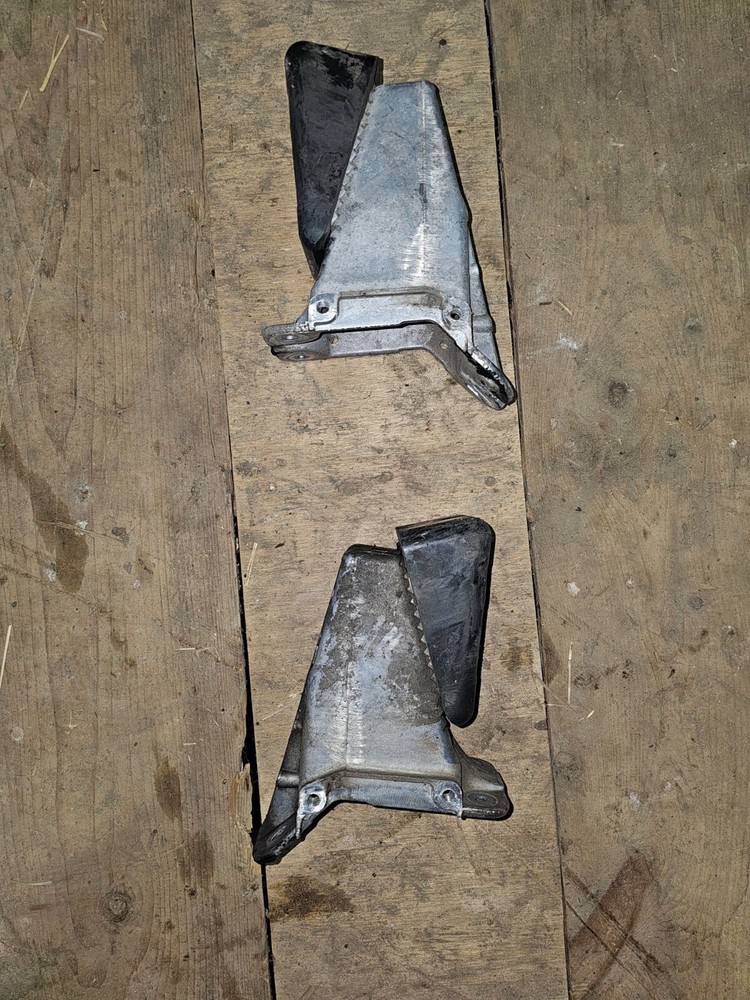 Peterbilt Hood Support L85-6092