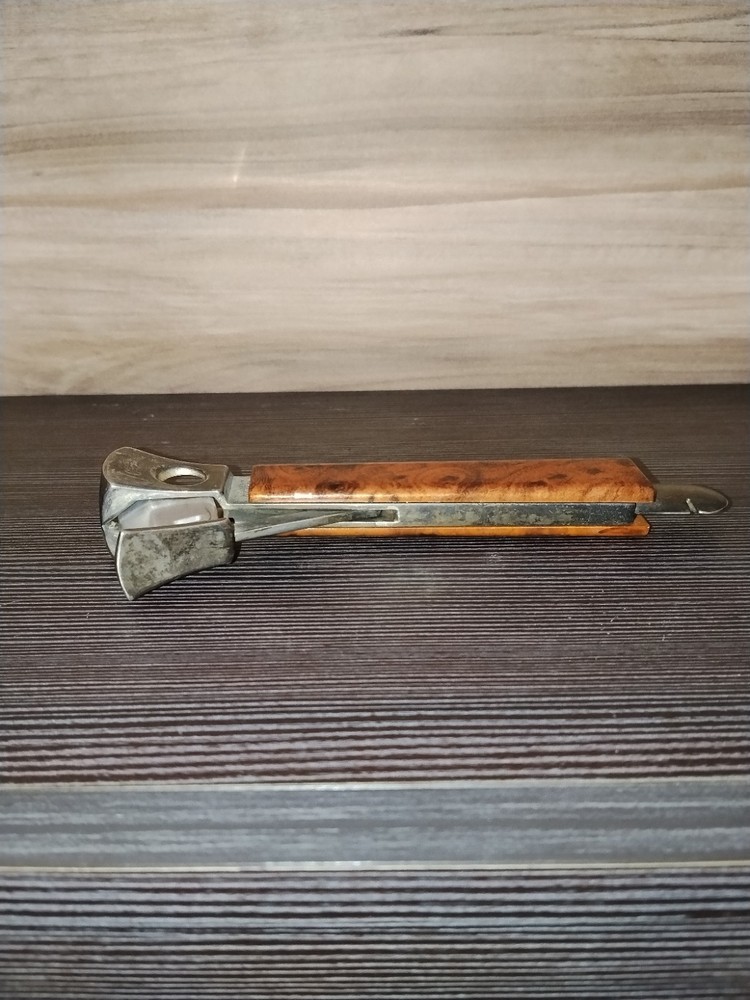 Root Color Cigar Cutter