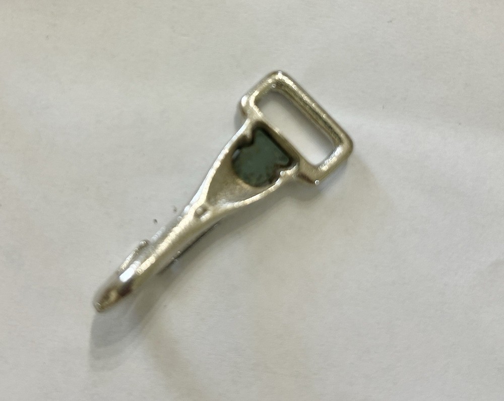 31 Upholstery Clips