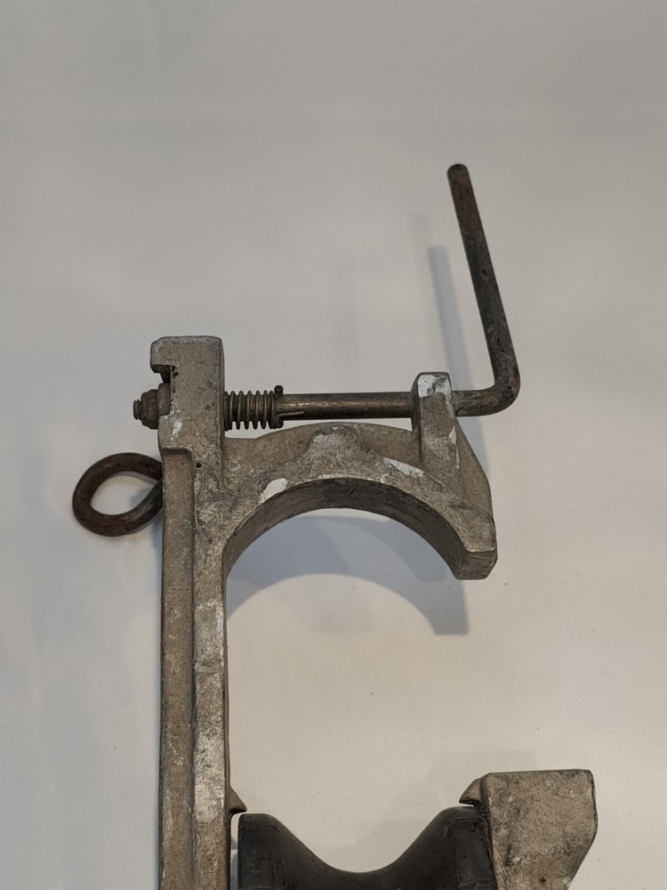 Lemco D-376A Spring Loaded Pulley Feeder Cable Roller Block