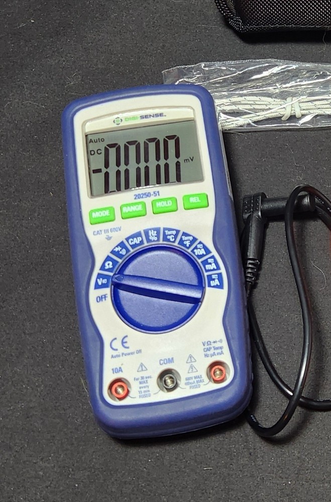 Digi-Sense 20250-51 Compact Multimeter With Case