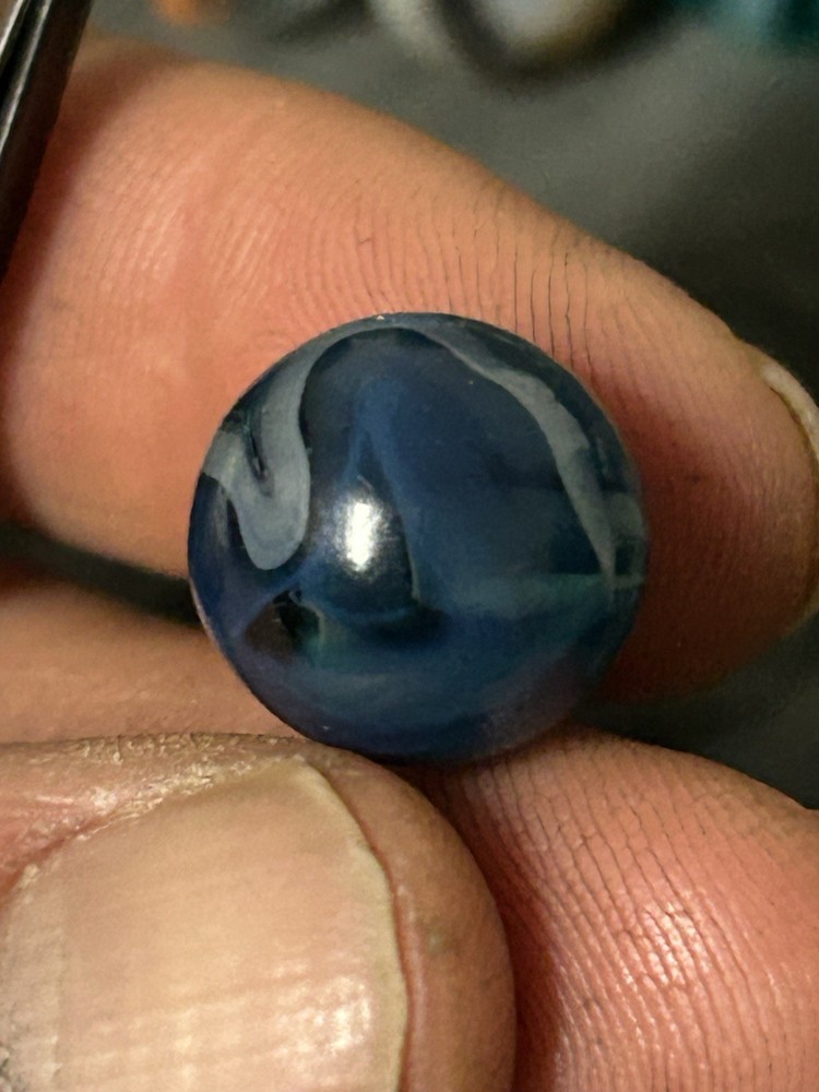 Vintage Glass Marble Agate Swirl Pattern