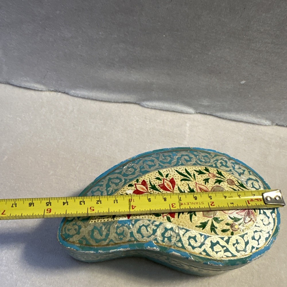 Vintage Beautiful Paper Mache Hand Painted Box
