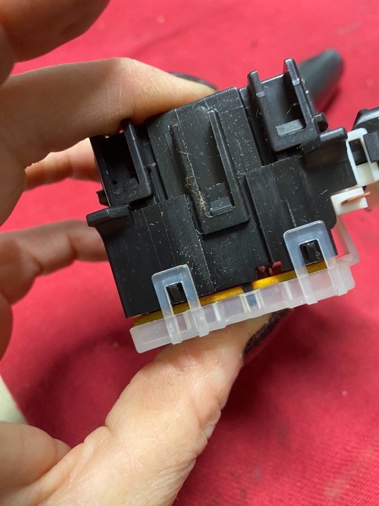 INTERNATIONAL CLF COLUMN SWITCH, WIPERS ,SPEED AND SPRAY, 17B122