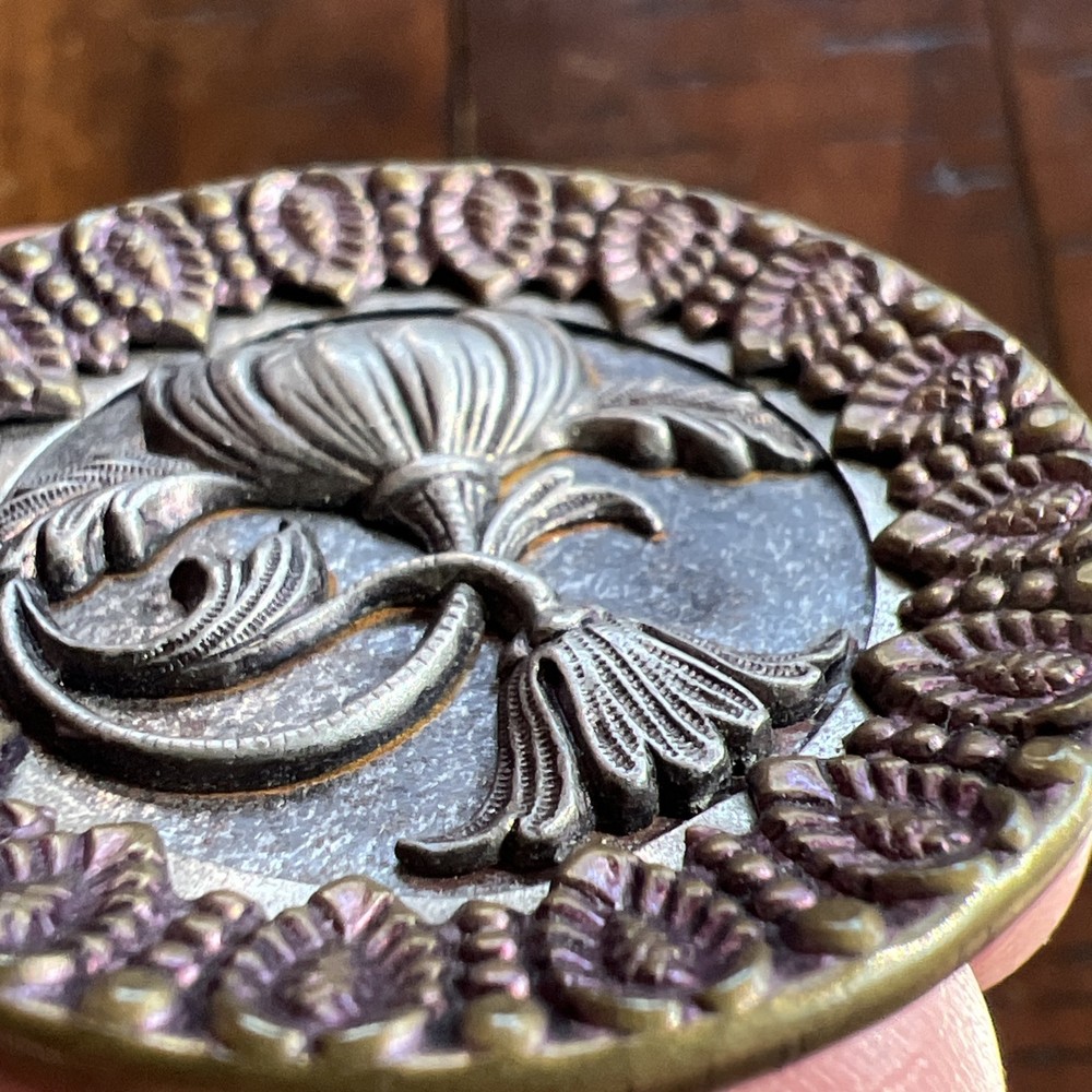 Antique Brass Multi-Layer Floral Picture Figural Button
