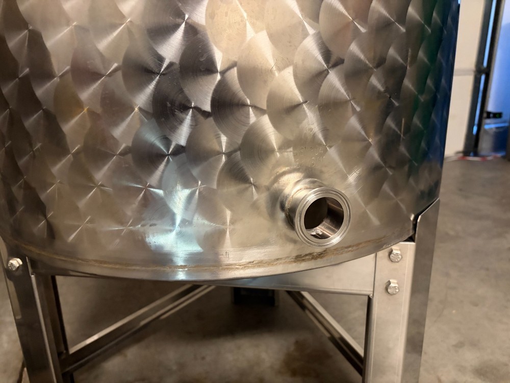 300 L stainless steel variable capacity tanks