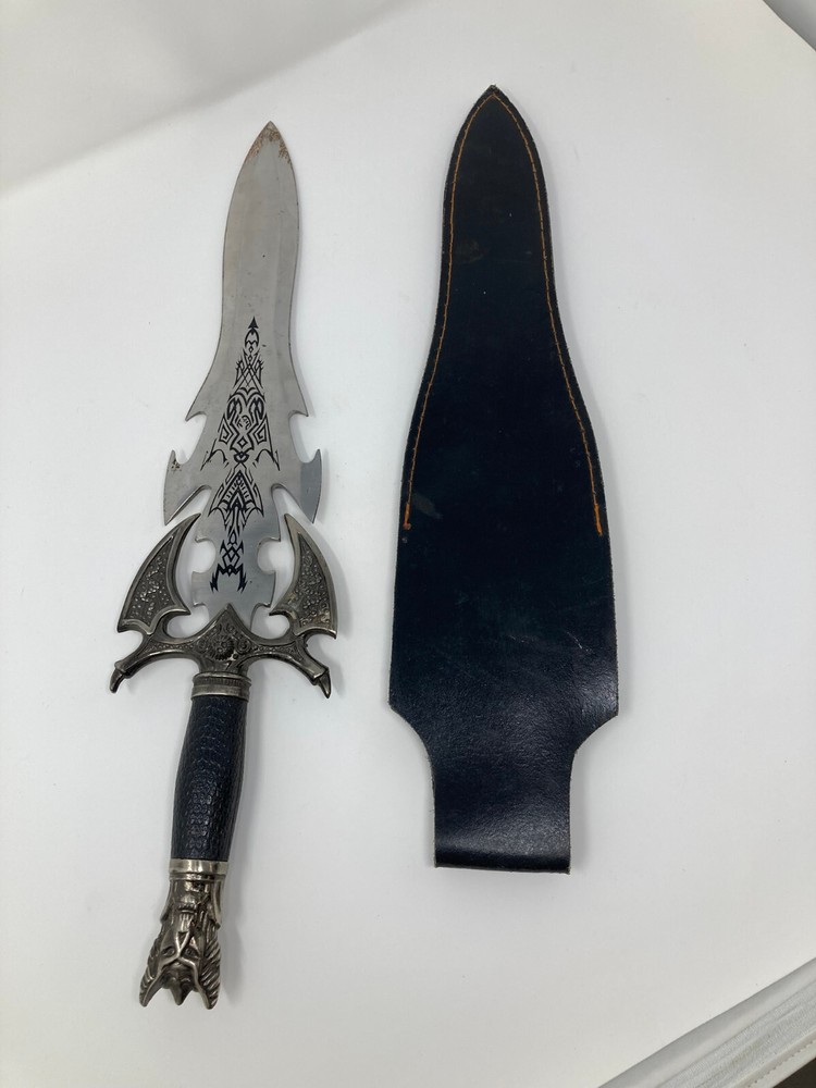 dagger knife