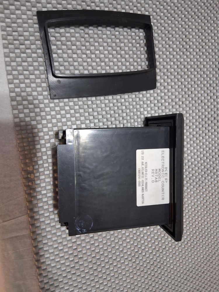 NOS Kessler-Ellis MRTA8 Electronic Digital Counter