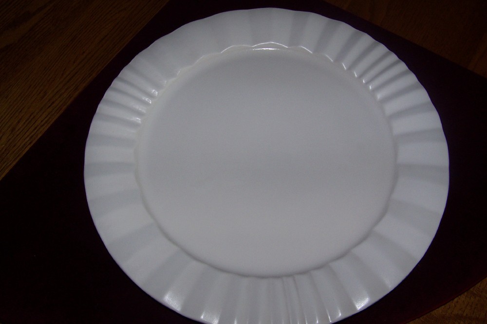 Dansk VESI Platter, 14”, Pearl White.
