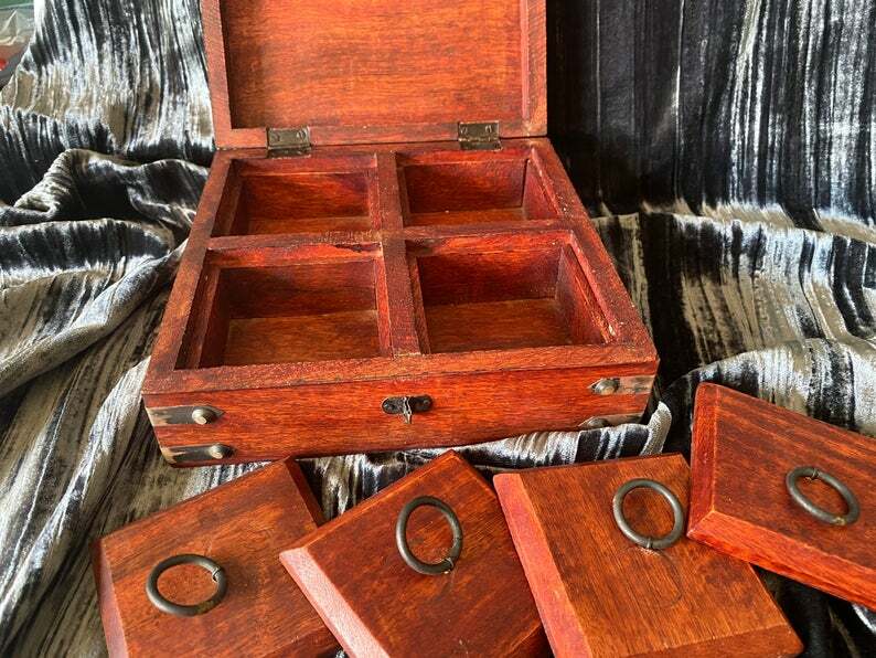 Red Mango Box 4 Compartments 8x8x3 Inch