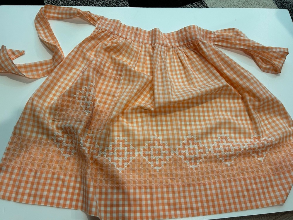 5 Half Tie Around 50/60s Aprons