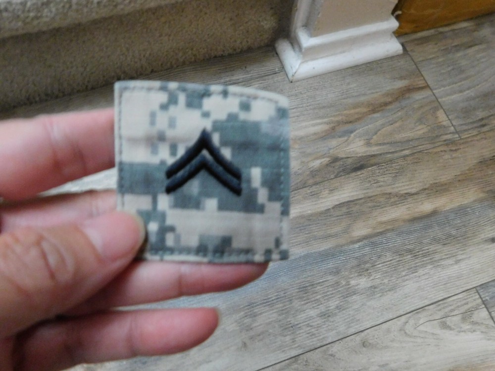 US ARMY ACU E4 HOOK & FASTENER PATCH