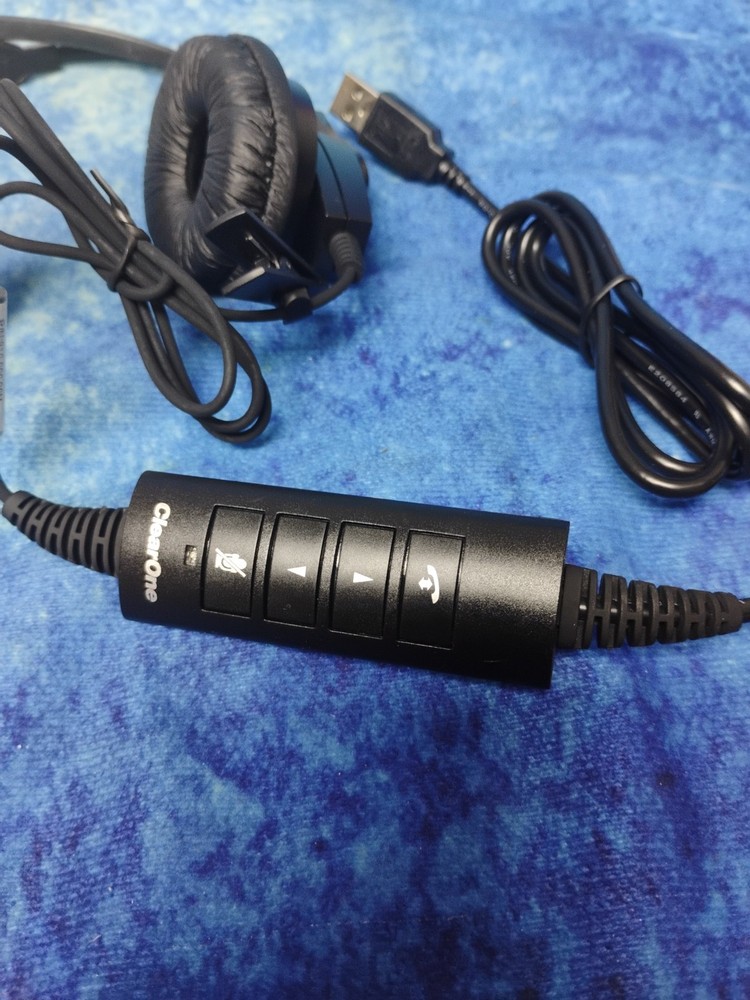 ClearOne Chat 20M USB Headset, 910-000-20M