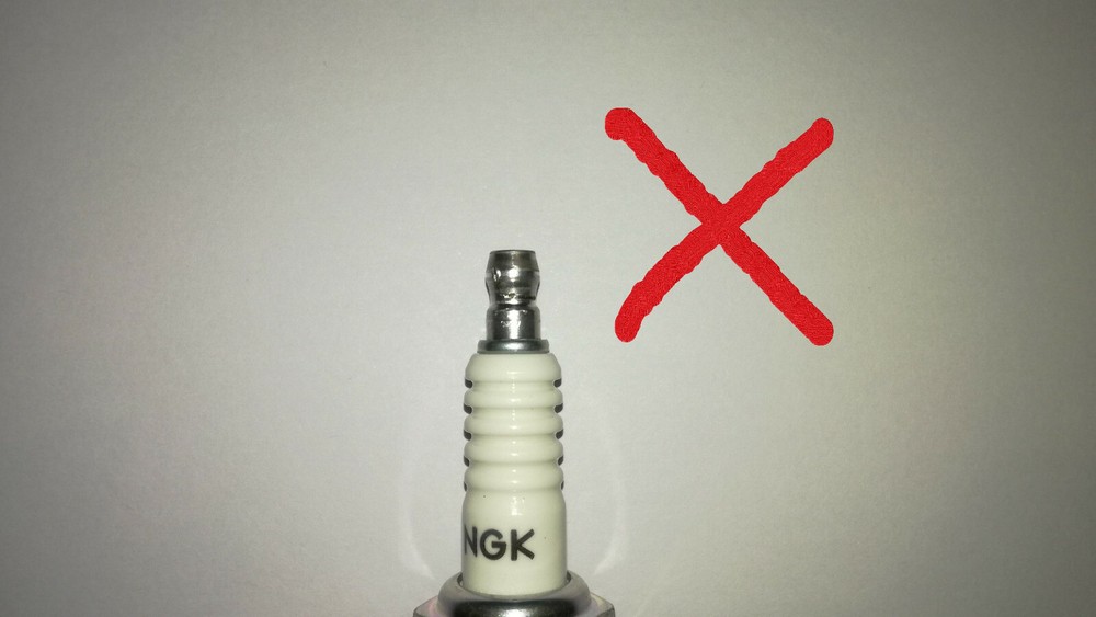 SPARK PLUG CAP SUITABLE FOR 7mm HT lead.x 1
