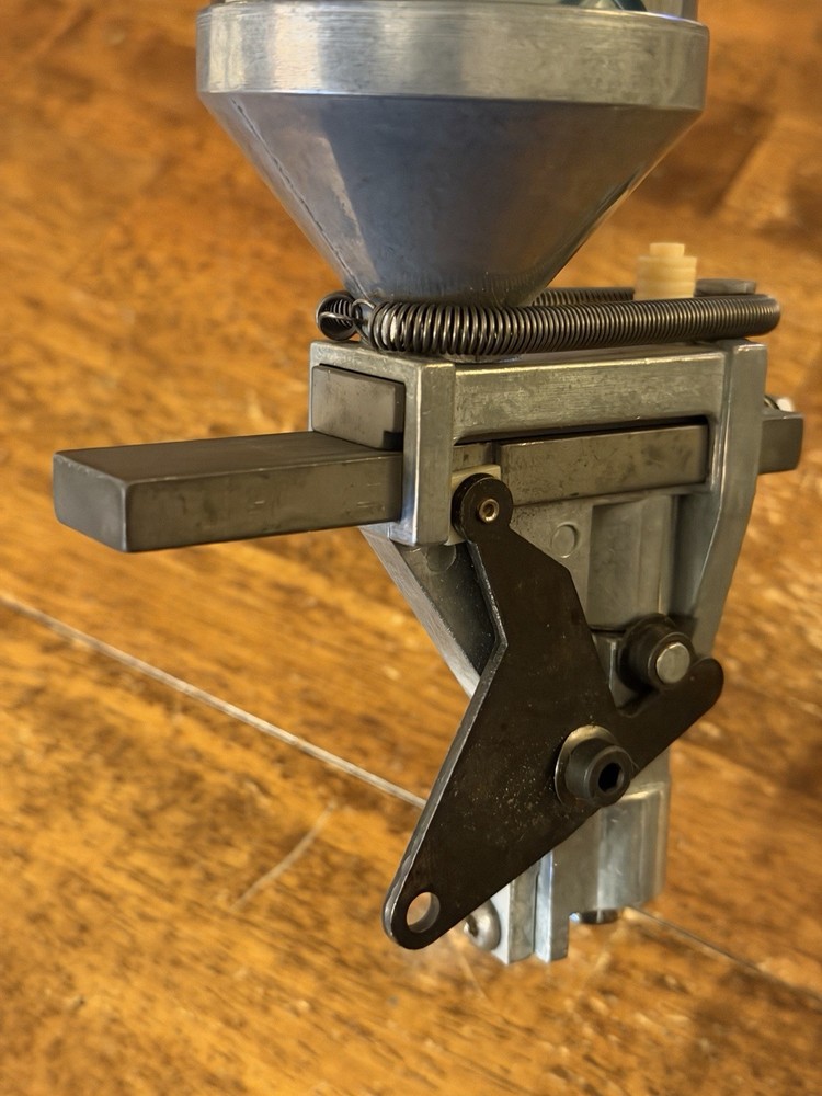 Dillon Powder System - Square Deal B (20001)