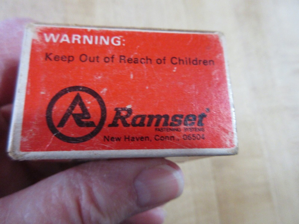 Empty Ammo Box 22 Caliber Silver Line 522H (w13)