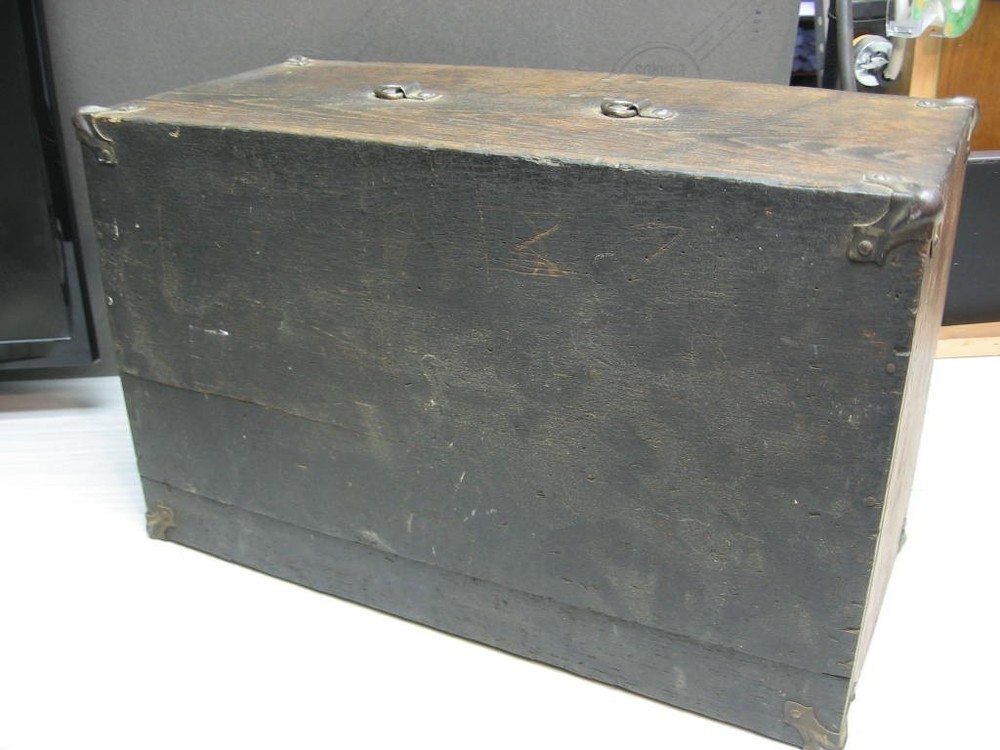 ANTIQUE MACHINIST CHEST