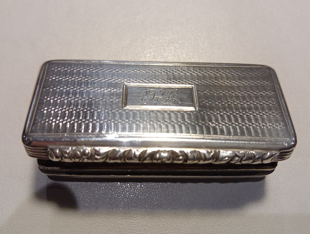 Solid Silver Georgian Snuffbox Circa 1828 by William Simpson Birmingham.
