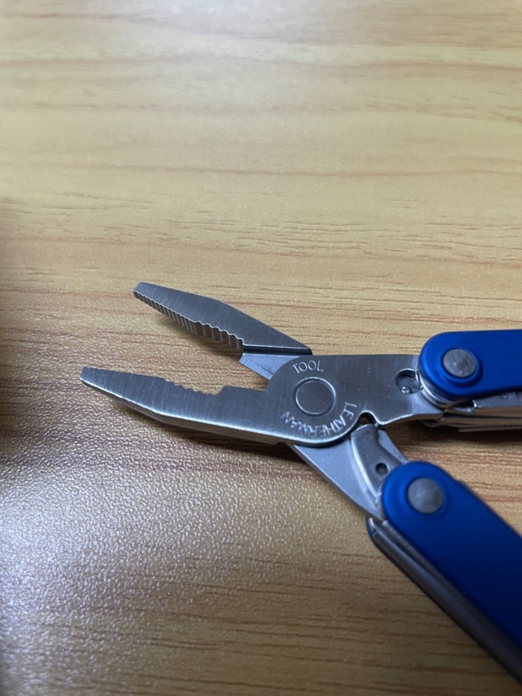 🔥Leatherman squirt ps4 blue 🔥(unused)