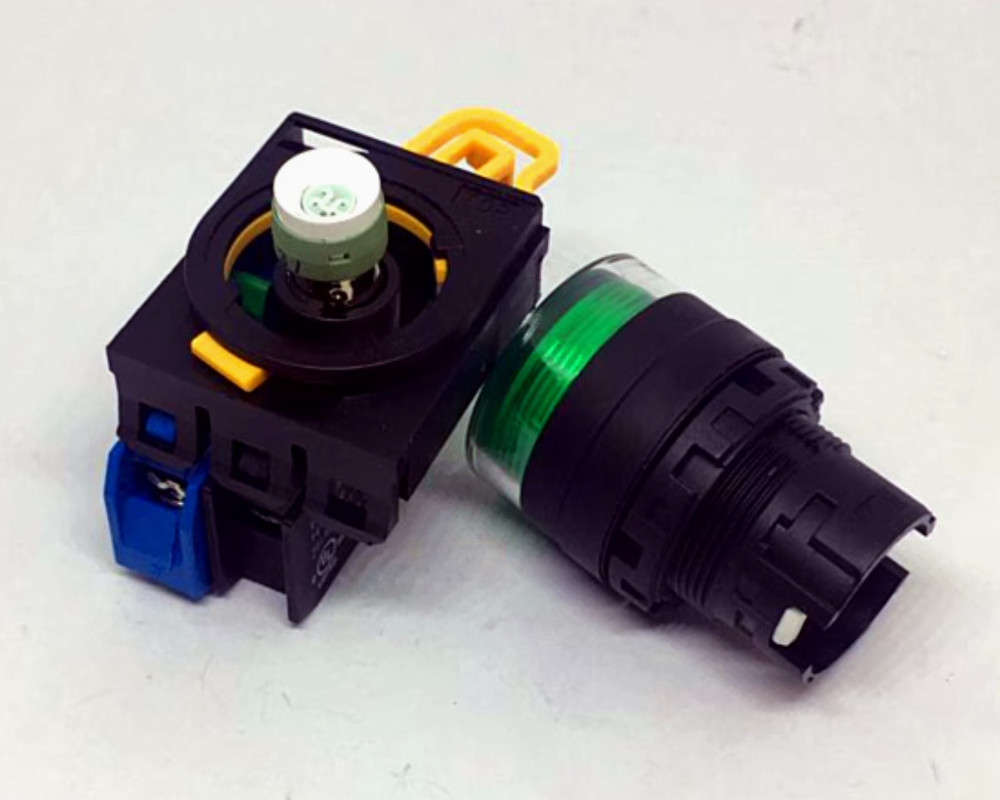 1PC NEW IDEC Self-reset button switch without light YW1L-MF2E01 yellow 1NC #LL
