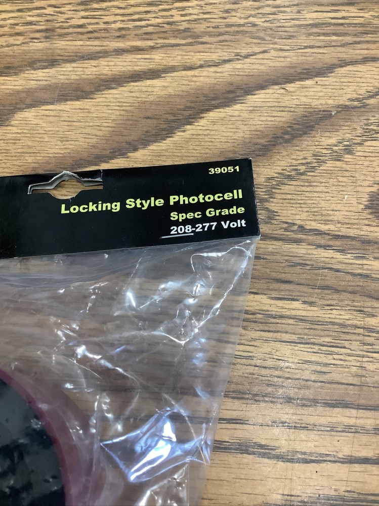 Morris 39051 Locking Type Photoeye 208-277V