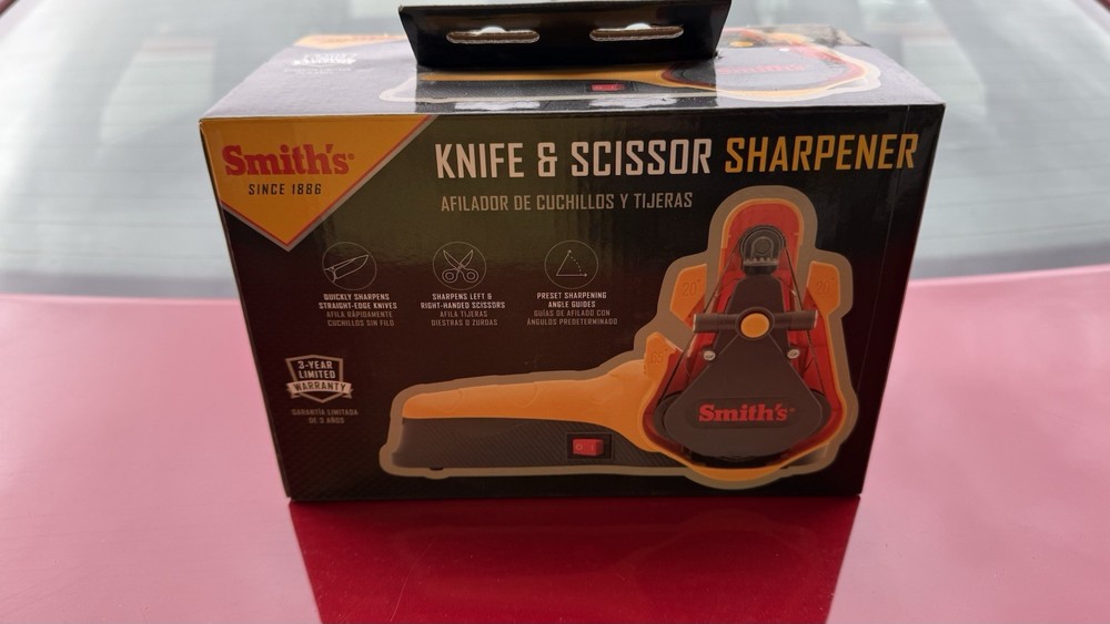 Smith’s Electric Knife & Scissor Sharpener in Box