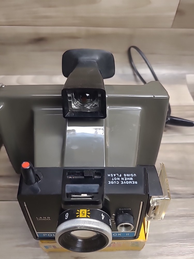 Polaroid Land Camera Colorpack II, Grey Instant Camera, Retro W/Case & Flashcube