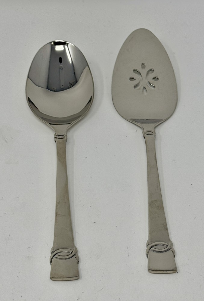 Oneida Sonnet 2 Piece Entertainment Set Quality 18/8 Stainless