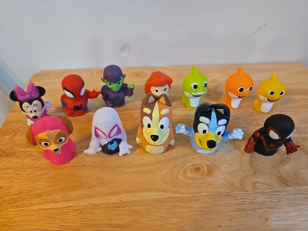 12 Assorted Finger Puppets