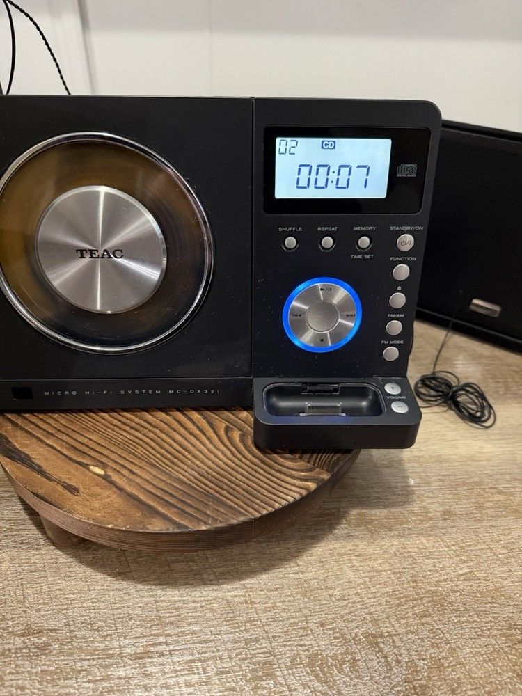 TEAC Micro Hi-Fi System MC-DX32i Subwoofer & Speakers, Remote, Ipod, CD Player
