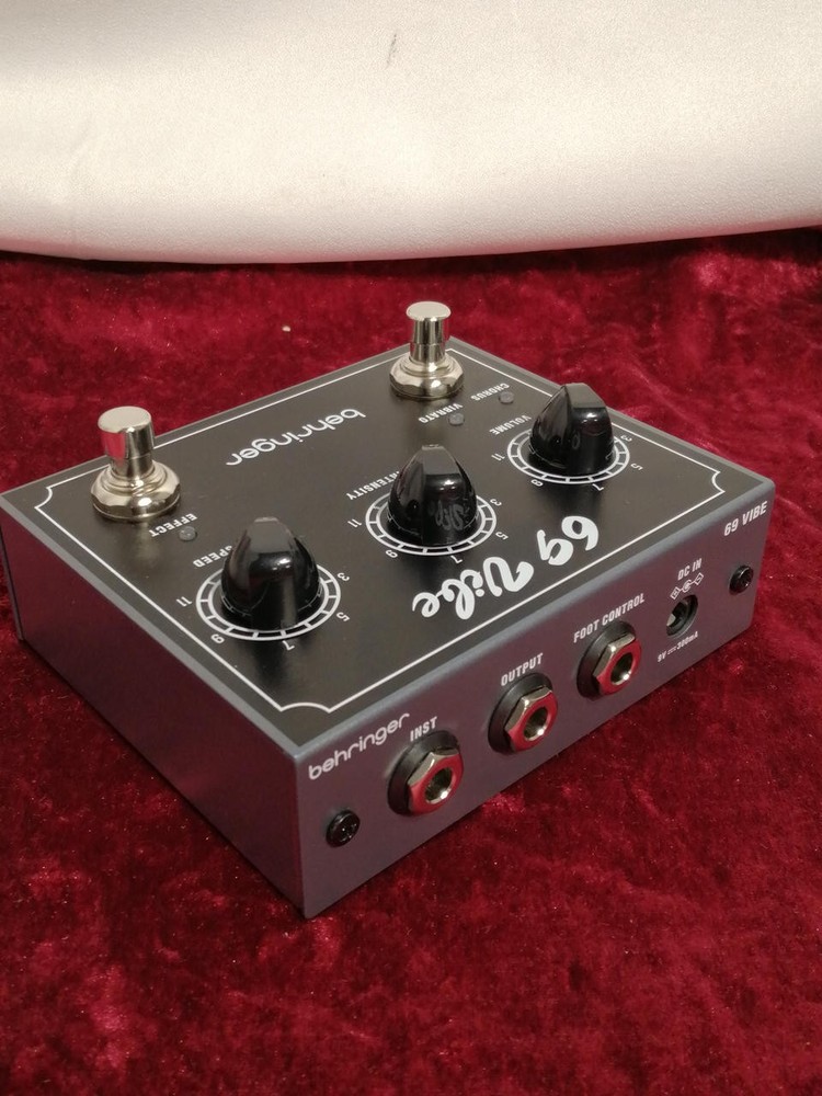 Behringer 69Vibe Effector