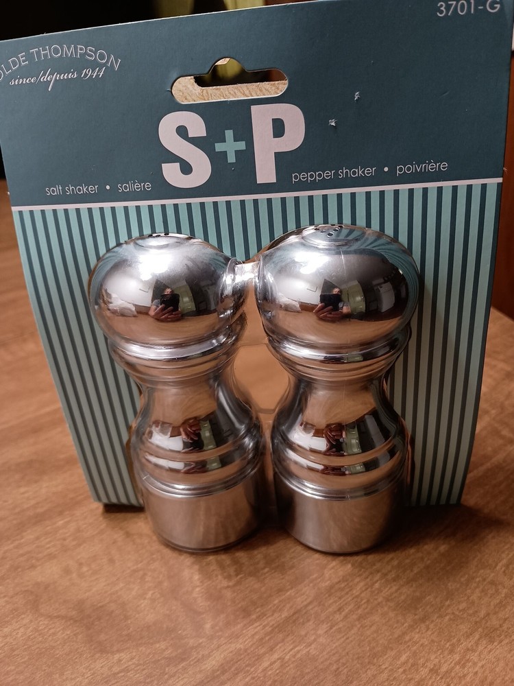 Olde Thompson Salt And Pepper Shaker Set  4” Tall Made 3701-G