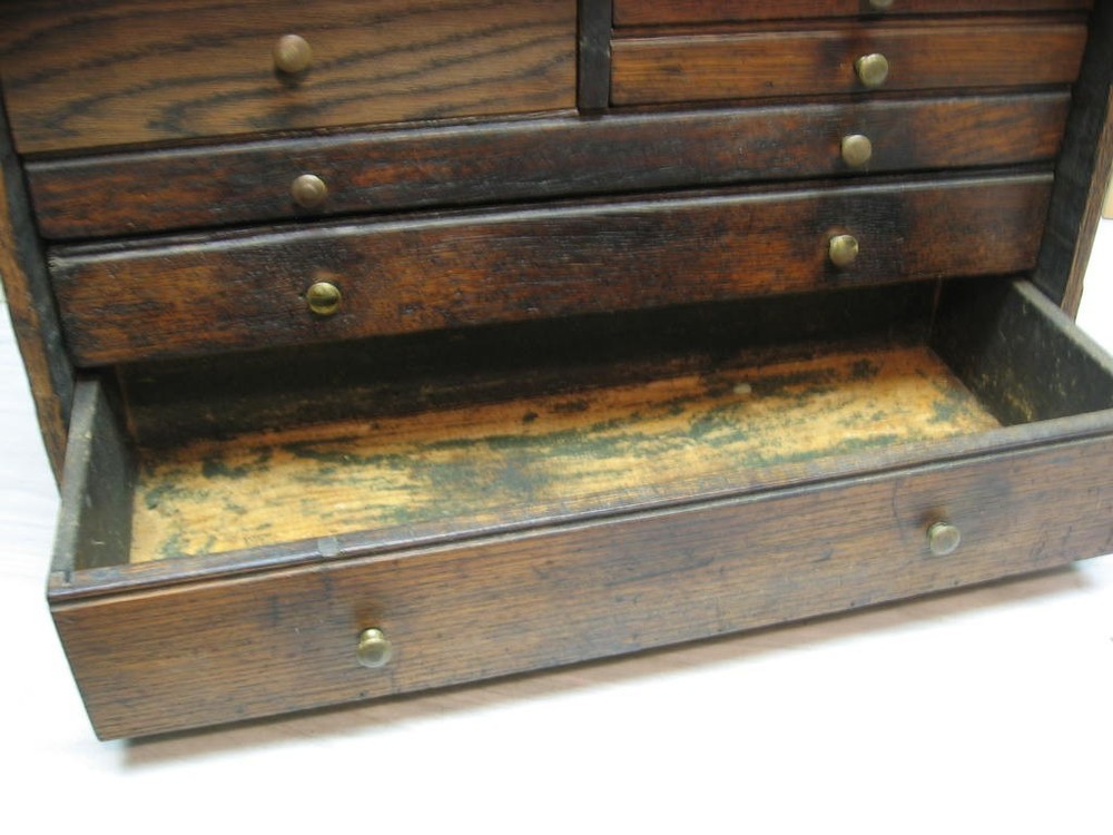 ANTIQUE MACHINIST CHEST