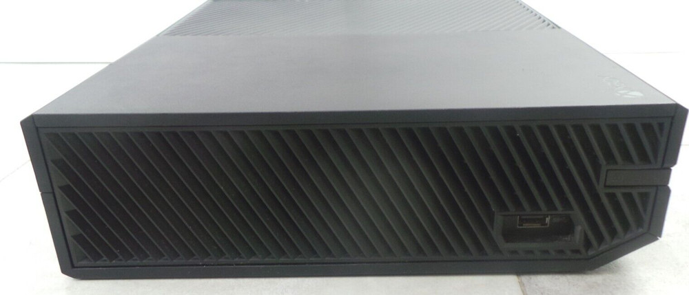 Microsoft Xbox One 500GB Home Console - Black (1540) One controller