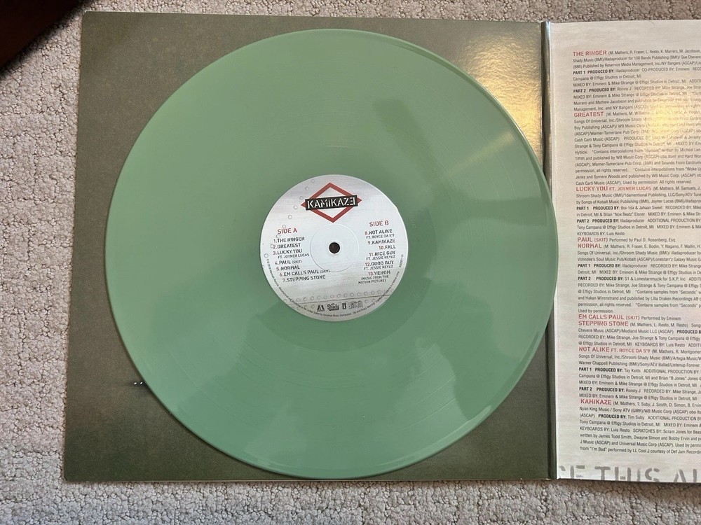 Record Player + 7 Vinyl Records + Cleaning Kit. See Description